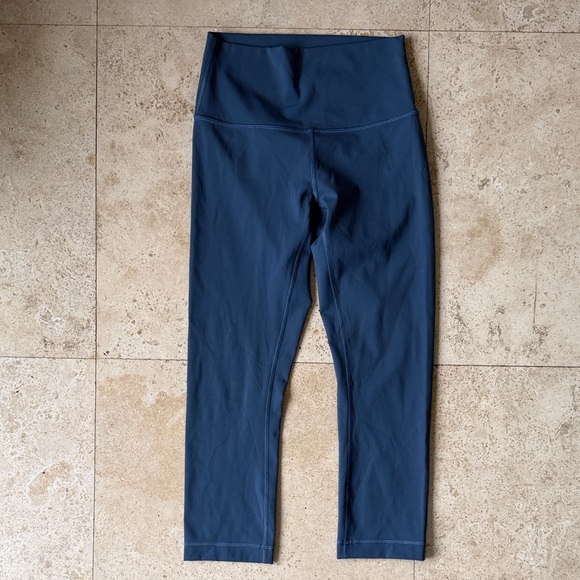 Lot of Lululemon Wunder Under Crop High Rise 21" Stripe Black White Blue Sz 4 - Picture 9 of 12